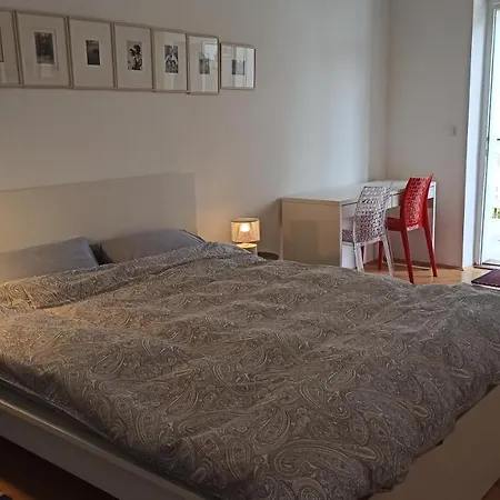 Laurel Center 아파트