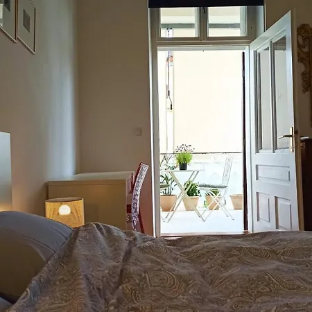 Laurel Center אופטיה