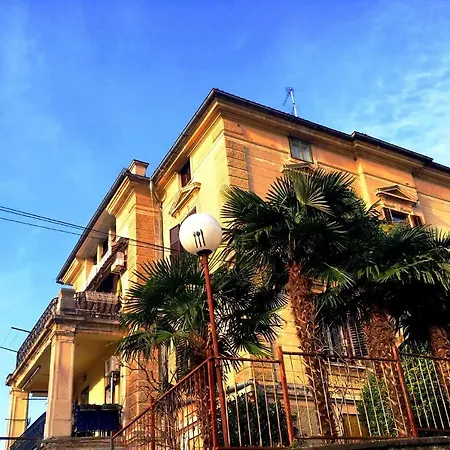 Laurel Center דירה *