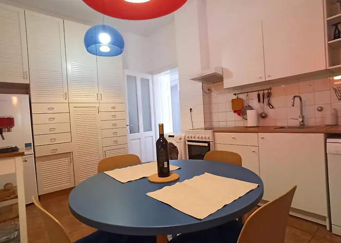 Laurel Center * أوباتيا