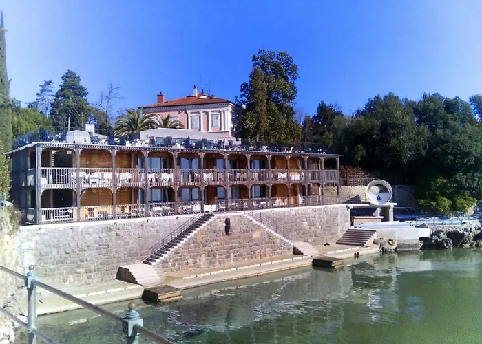 Laurel Center شقة