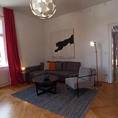 Laurel Center 奥帕提亚